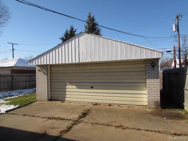 23815 Teppert Ave, Eastpointe, MI 48021 photo 1