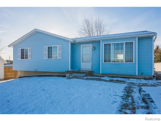 4103 Neuman Rd, Saint Clair, MI 48079 photo 1