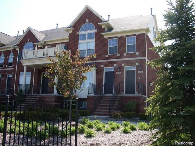 1582 Devon Ln, Troy, MI 48084 photo 1