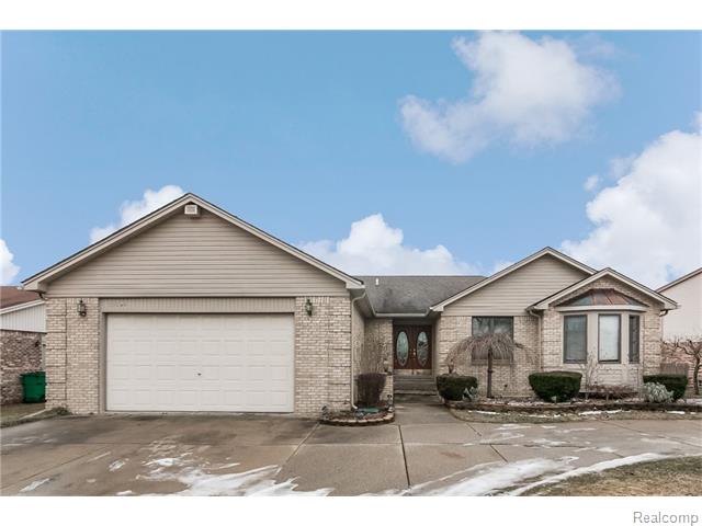 16972 Compania Dr, Macomb, MI 48044 photo 1