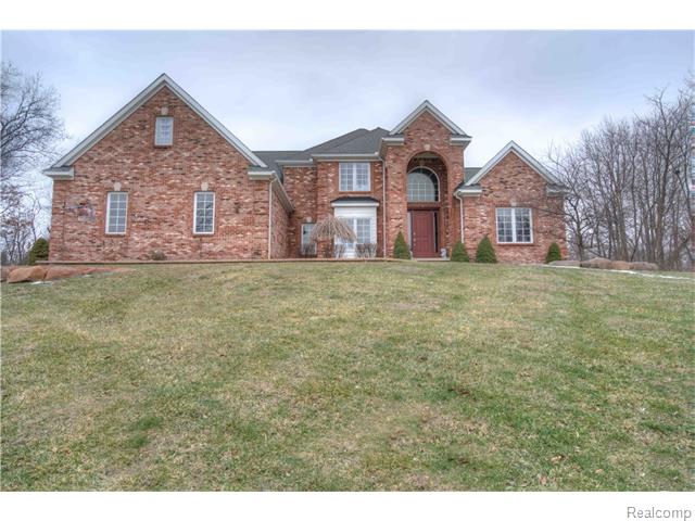 5520 Leisel Ct, Commerce Township, MI 48382 photo 1