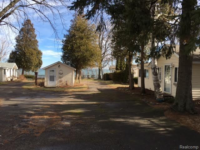 2927 Lakeshore Rd, Sanilac Twp, MI 48401 photo 1