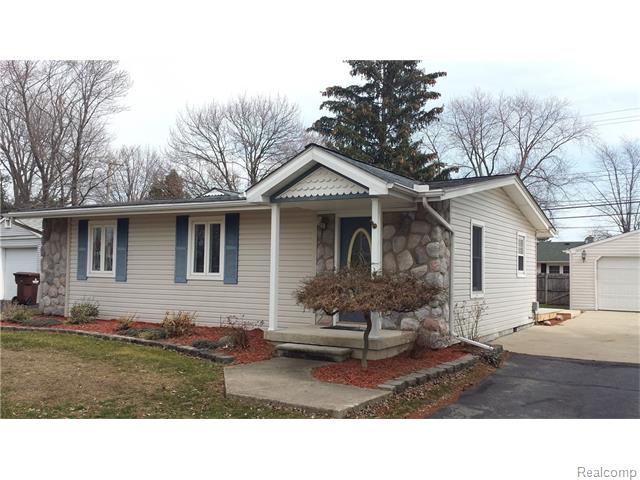 1582 Sunset St, Monroe, MI 48162 photo 1