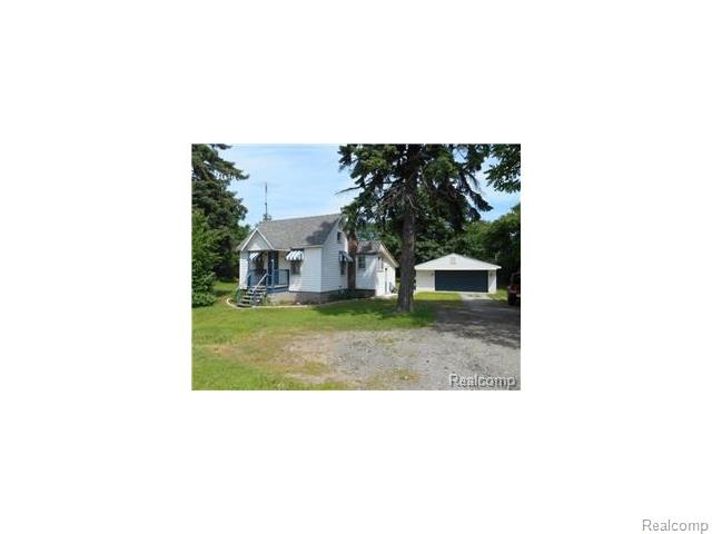 37610 W Huron River Dr, Romulus, MI 48174 photo 1