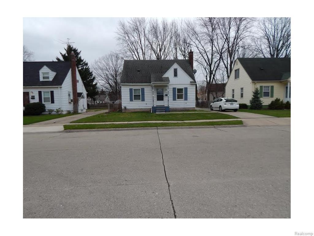 14660 Veronica Ave, Eastpointe, MI 48021 photo 1