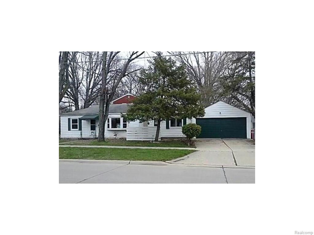 2243 Hampton, Harper Woods, MI 48225 photo 1