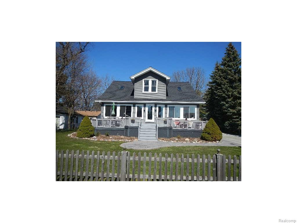 314 Edgewater, Algonac, MI 48001 photo 1