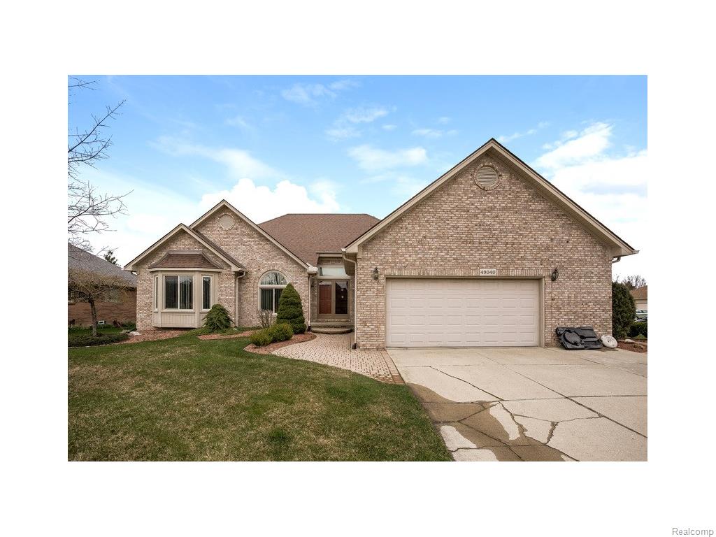 49040 Maplewood Ln, Macomb, MI 48044 photo 1