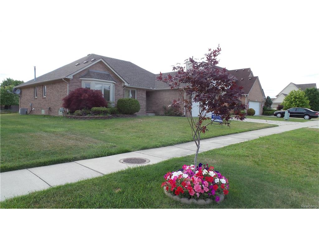 50413 Murray Dr, Macomb, MI 48044 photo 1