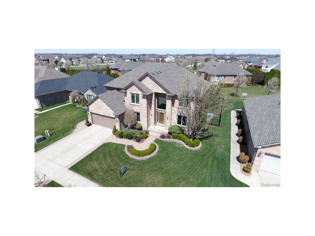 21119 Vesper Dr, Macomb, MI 48044 photo 1