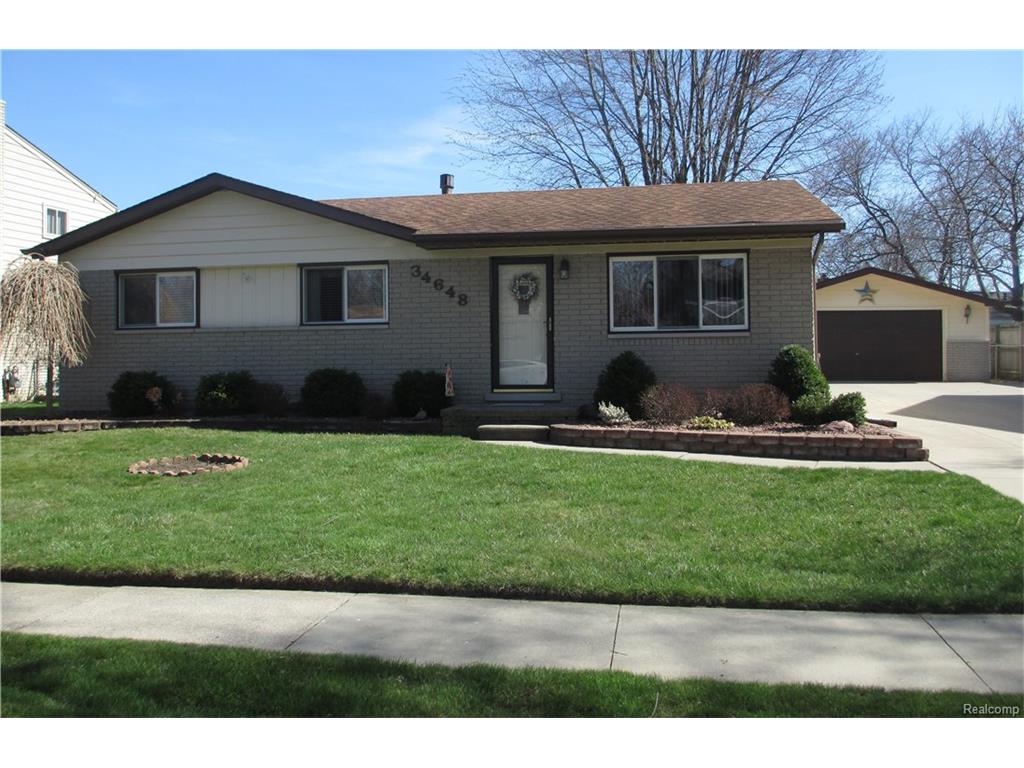 34648 Devonshire Rd, New Baltimore, MI 48047 photo 1