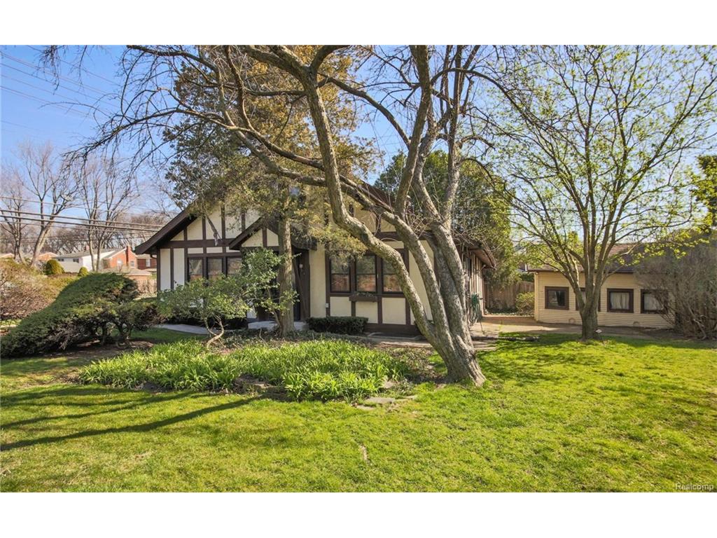 780 Neff, Grosse Pointe, MI 48230 photo 1
