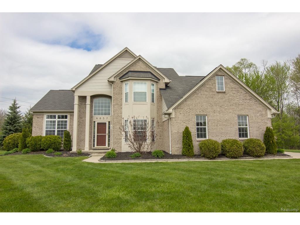 4857 Spring Mdw, Clarkston, MI 48348 photo 1