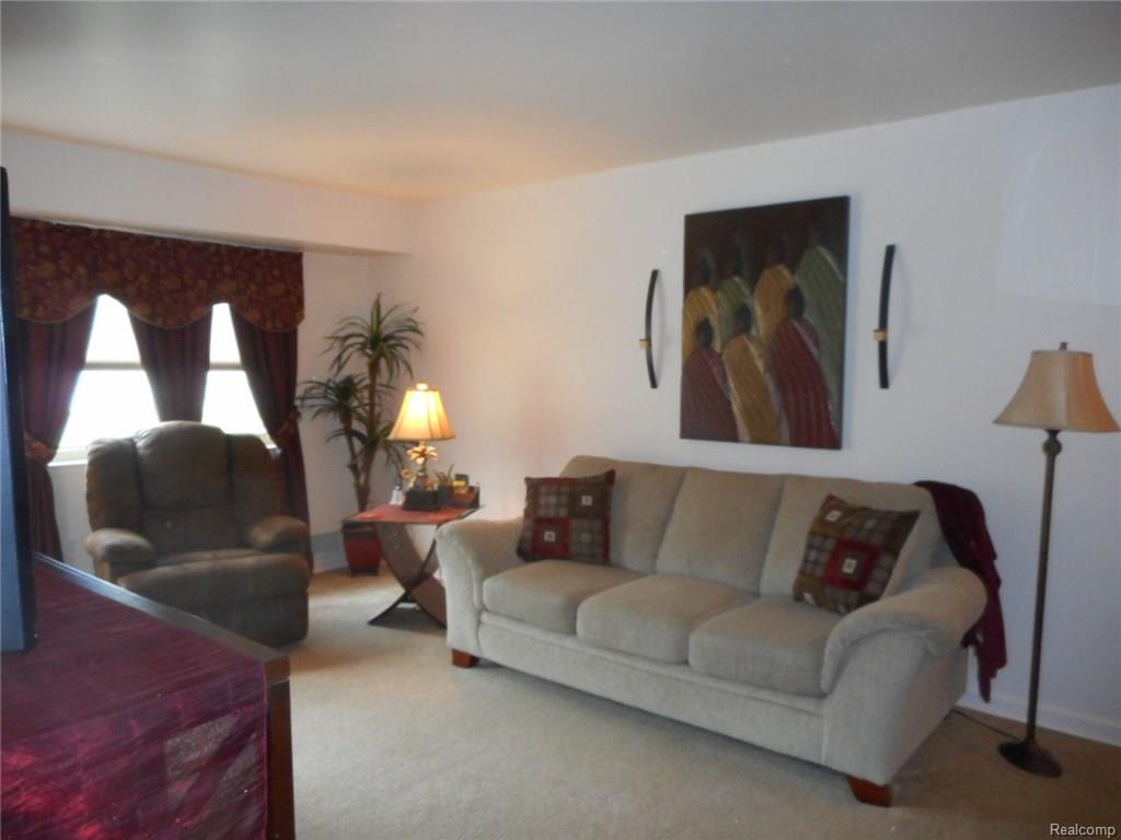 25001 Mayfair St, Flat Rock, MI 48134 photo 1