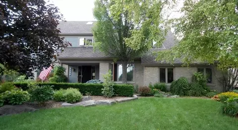 4189 Drexel Dr, Troy, MI 48098 photo 1