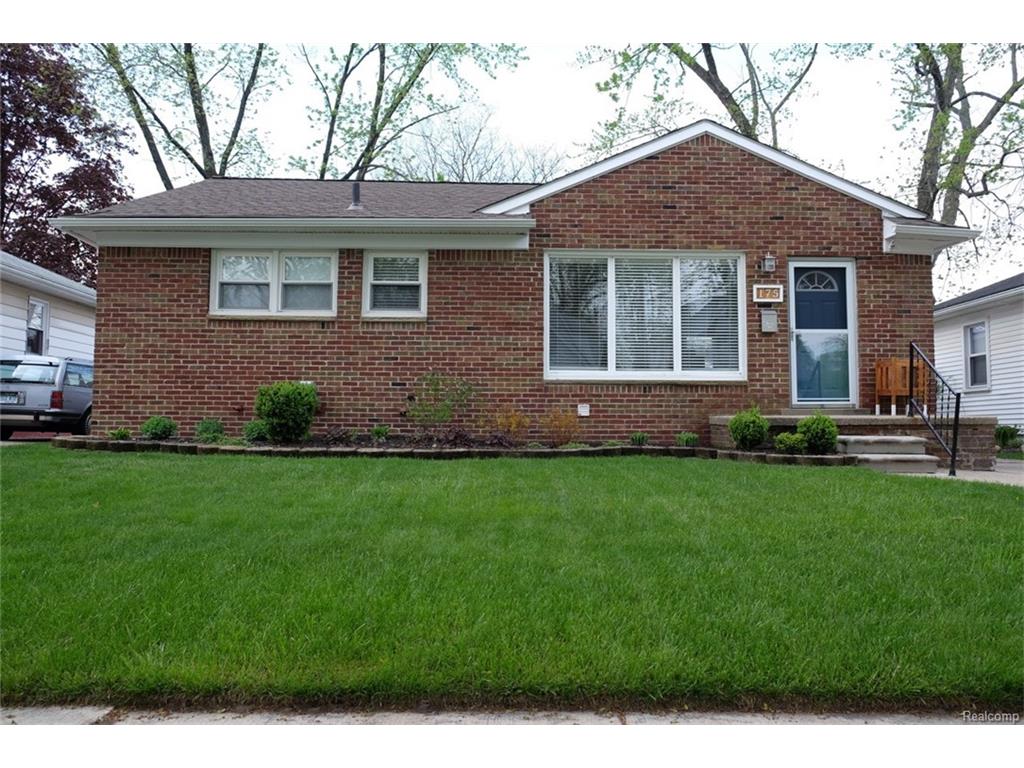 175 W Baker Ave, Clawson, MI 48017 photo 1