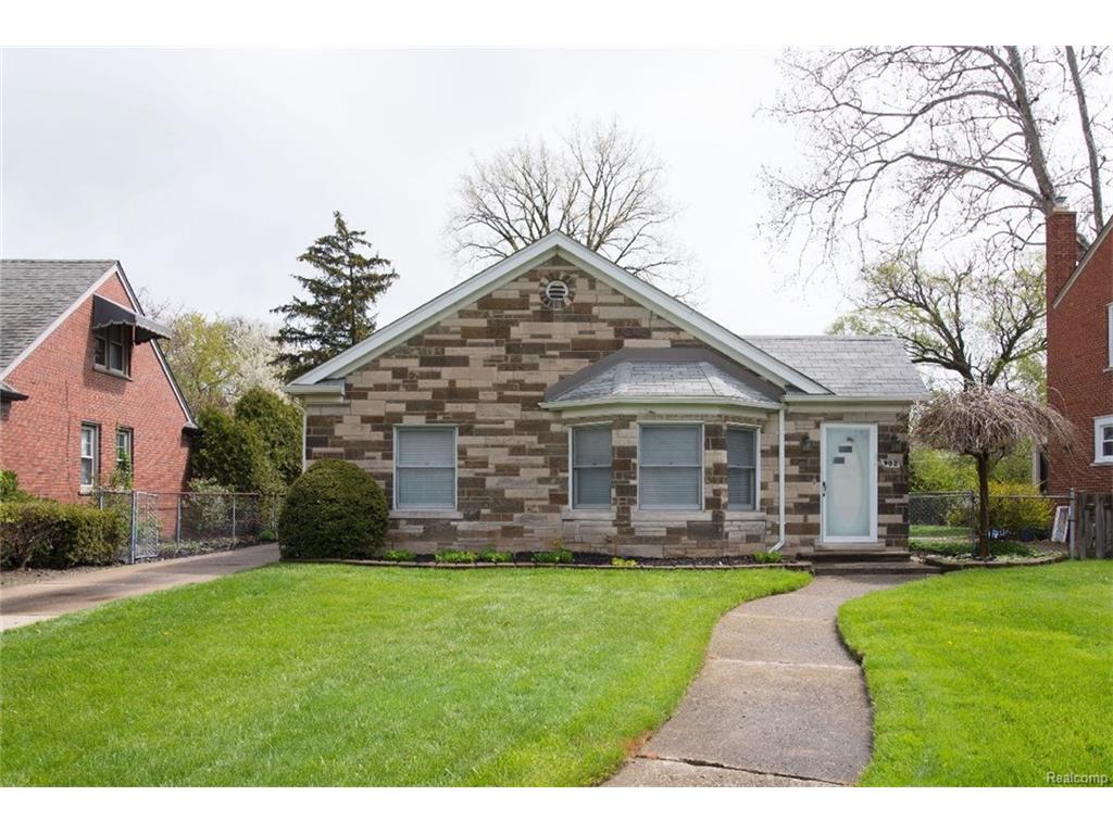 982 Washington Rd, Grosse Pointe, MI 48230 photo 1