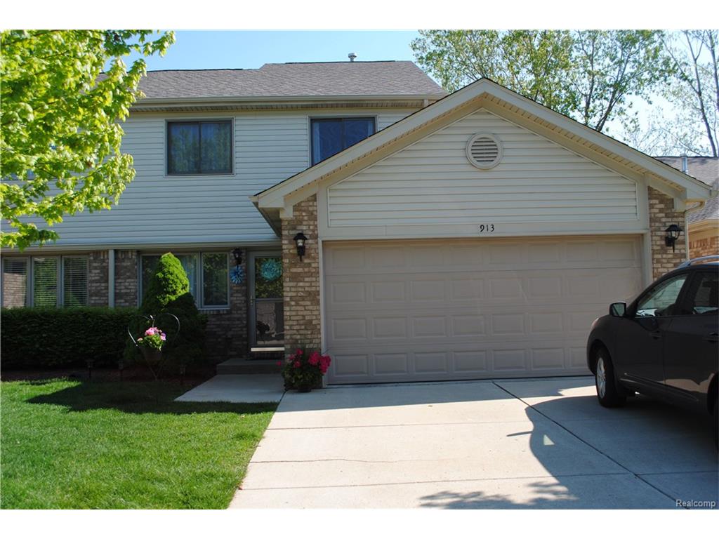913 May, Monroe, MI 48161 photo 1