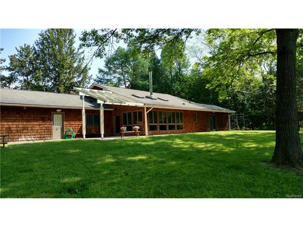 408 E Buell Rd, Rochester, MI 48306 photo 1