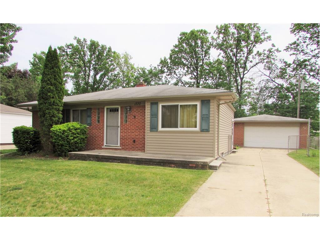 1370 Boyd St, Troy, MI 48083 photo 1