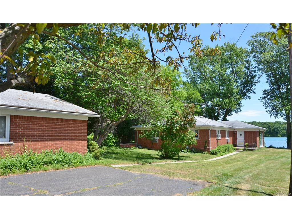 29433 E River Rd, Grosse Ile, MI 48138 photo 1