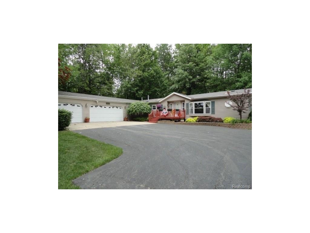 5188 King Henry Cir, Gladwin, MI 48624 photo 1