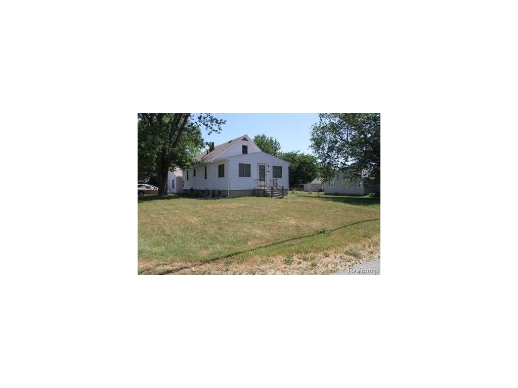 5538 Vineyard Dr, Monroe Twp, MI 48161 photo 1