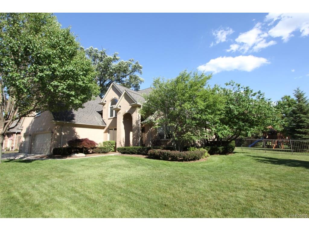 19222 Reef, Macomb, MI 48044 photo 1