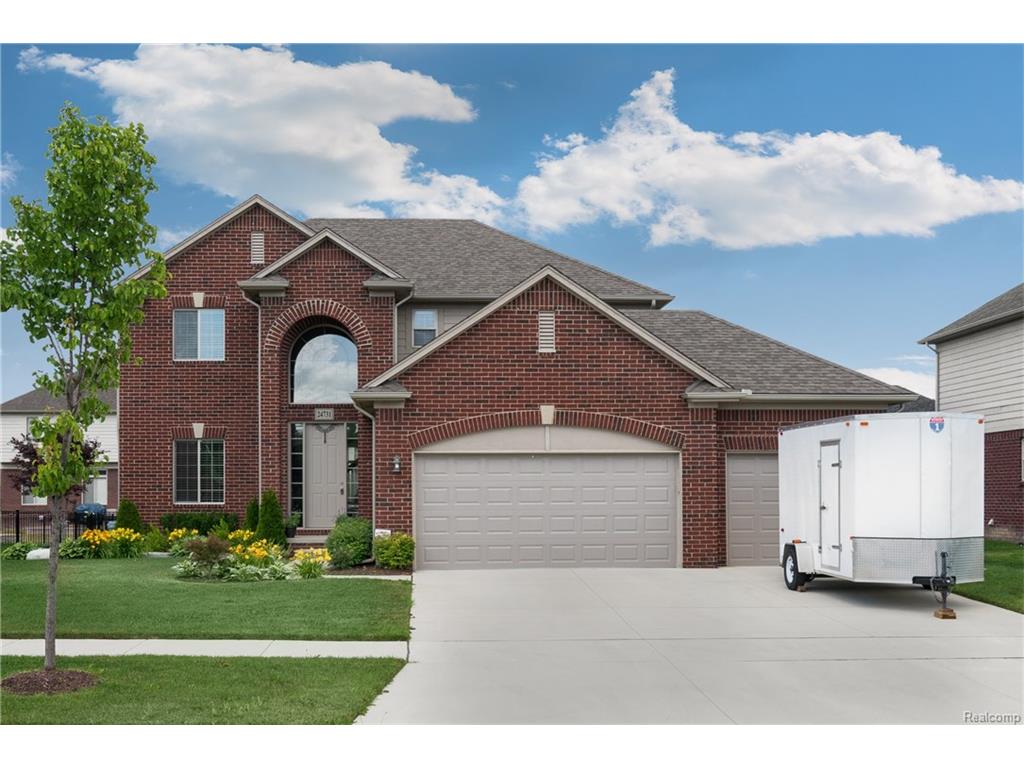 24731 Pebble Beach Ln, Macomb, MI 48042 photo 1