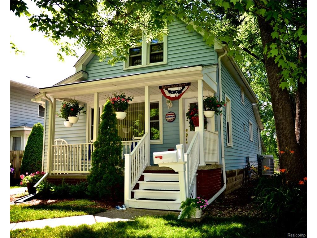 108 S 9th St, Saint Clair, MI 48079 photo 1