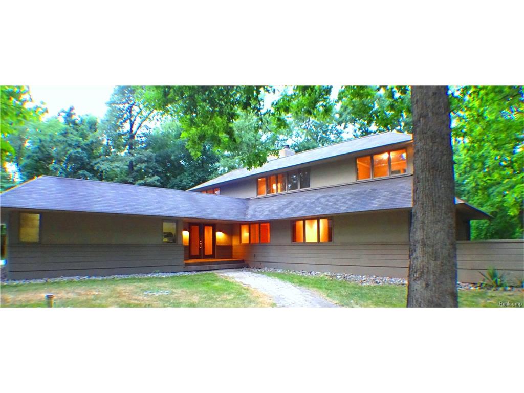3062 Pennington Way, Hamburg Twp, MI 48843 photo 1