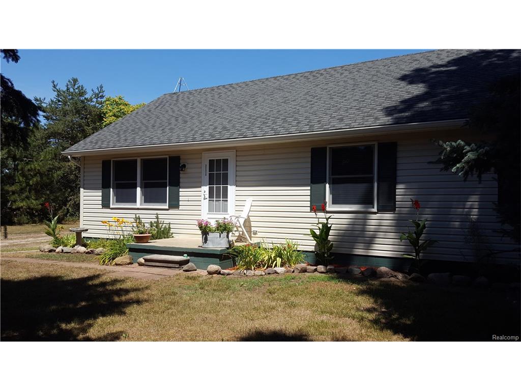 37512 Heroux St, Romulus, MI 48174 photo 1
