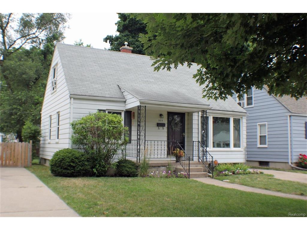 233 Devillen Ave, Royal Oak, MI 48073 photo 1