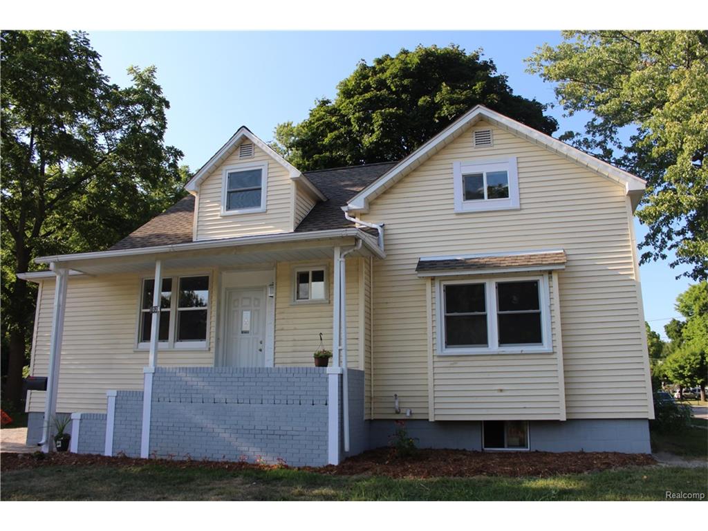 1024 Clinton Ave, Saint Clair, MI 48079 photo 1