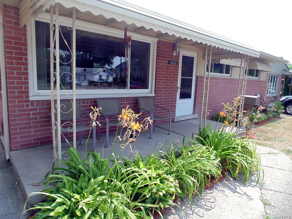 8043 Pardee Rd, Taylor, MI 48180 photo 1