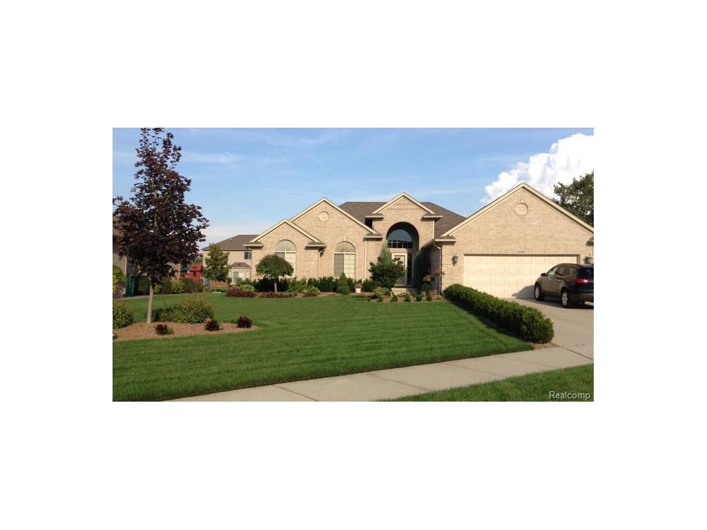 51328 Hook, Macomb, MI 48042 photo 1