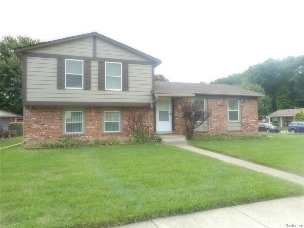 18353 Alvaro Ave, Brownstown Twp, MI 48193 photo 1