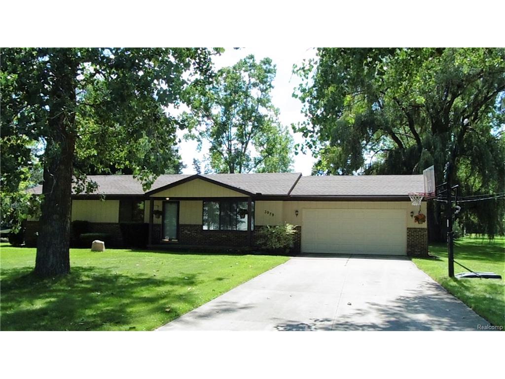 3979 W Maple Rd, Wixom, MI 48393 photo 1