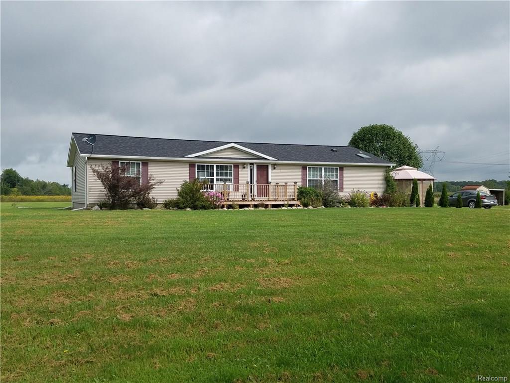 9452 Avoca Rd, Avoca, MI 48006 photo 1