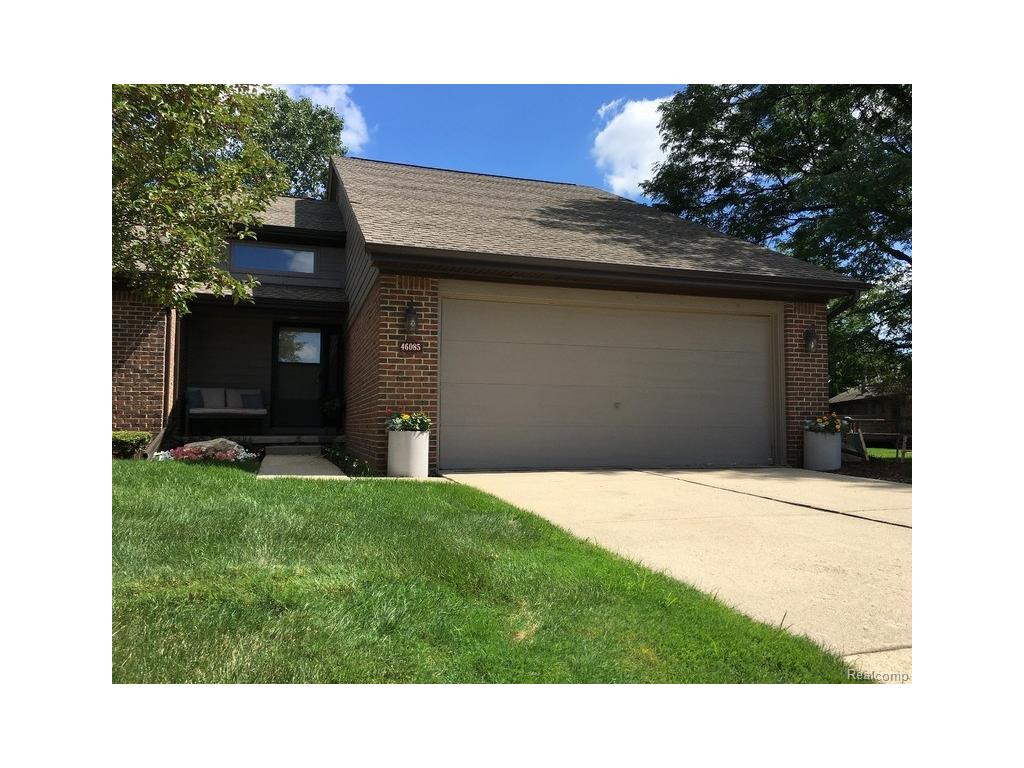46085 Meadows Cir E, Macomb, MI 48044 photo 1