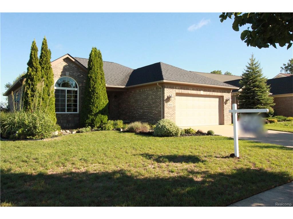 33000 Sand Piper Dr, Romulus, MI 48174 photo 1