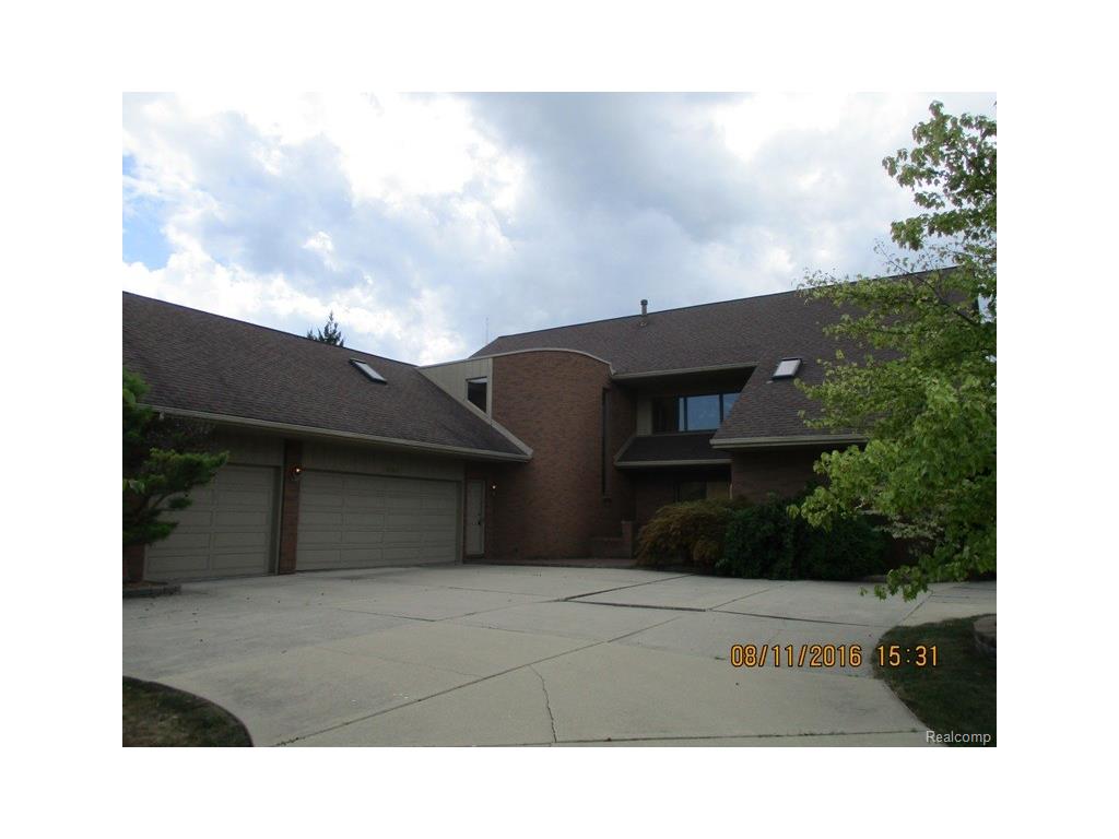18344 Yorkshire Dr, Riverview, MI 48193 photo 1