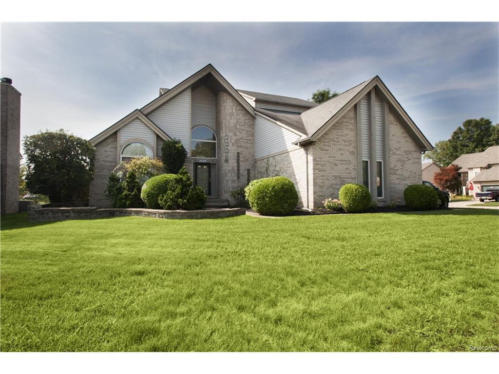25970 Maple Dr, Taylor, MI 48180 photo 1