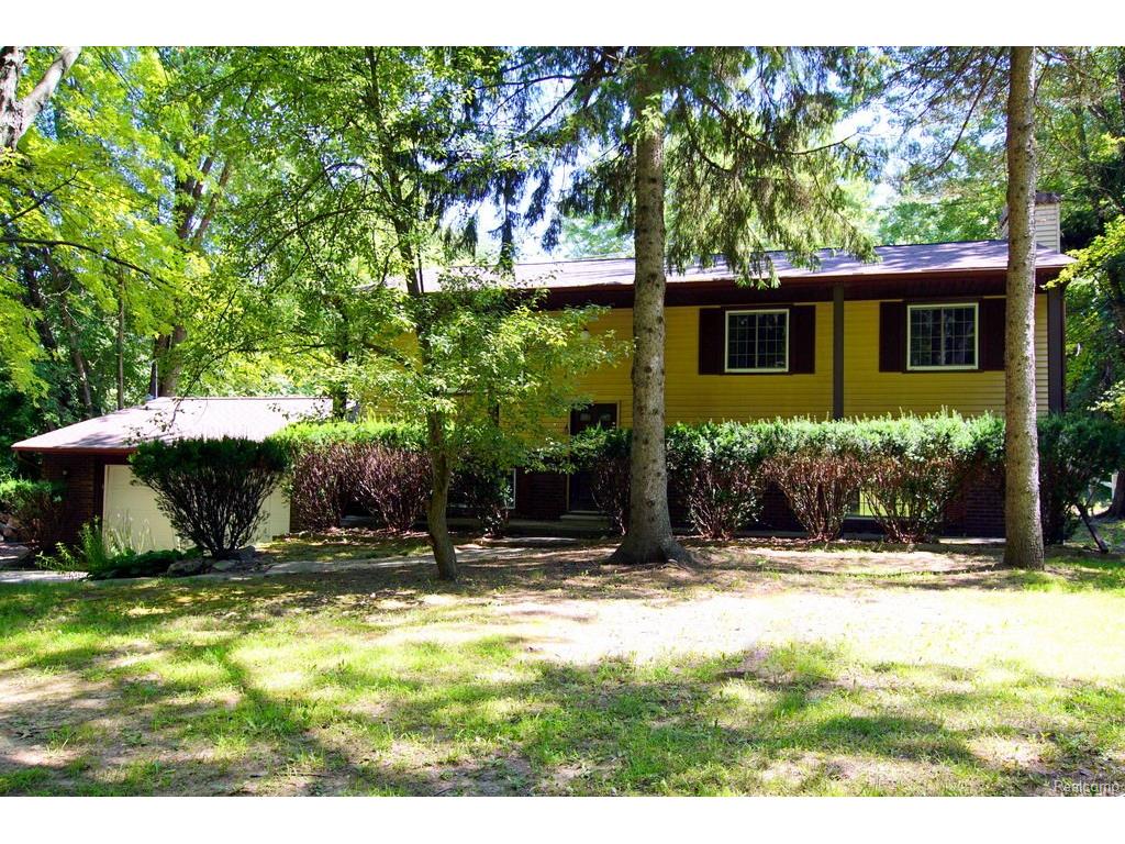 2301 Hunter Rd, Brighton, MI 48114 photo 1
