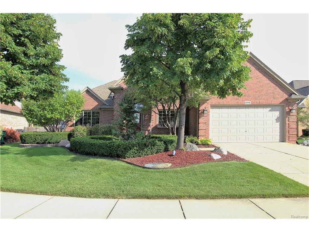 19741 Sycamore, Macomb, MI 48044 photo 1