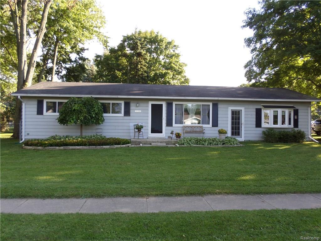 34620 Maple St, Memphis, MI 48041 photo 1