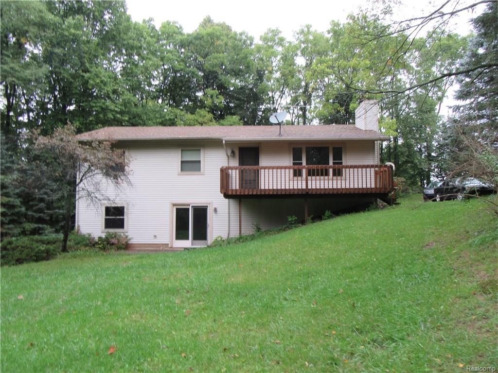 2575 Faussett Rd, Howell, MI 48855 photo 1
