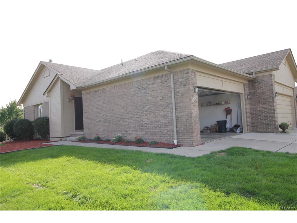 15388 Windmill Ct, Macomb, MI 48044 photo 1