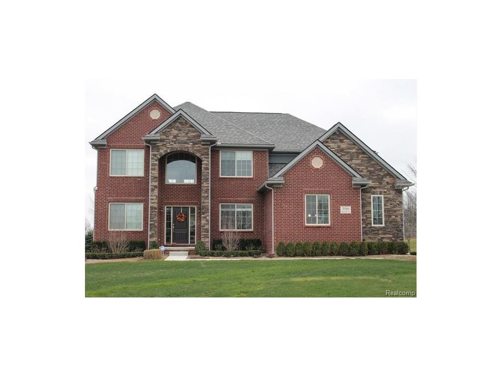 1090 Glaser Dr, Troy, MI 48085 photo 1