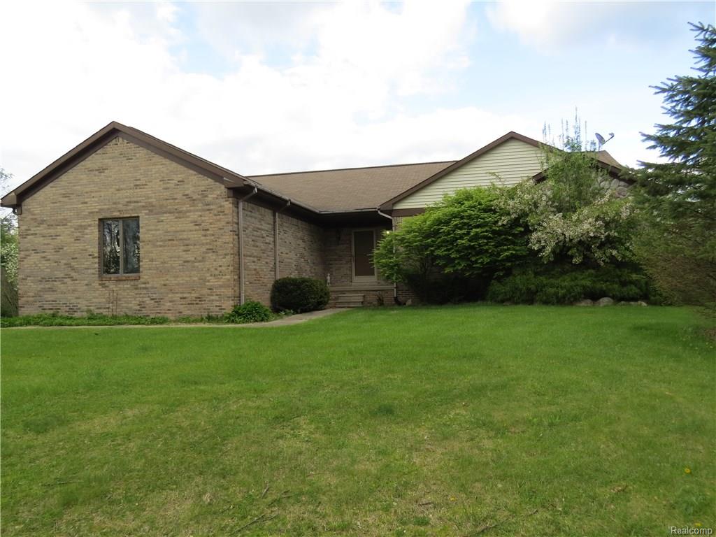 4115 Pingree Rd, Howell, MI 48843 photo 1